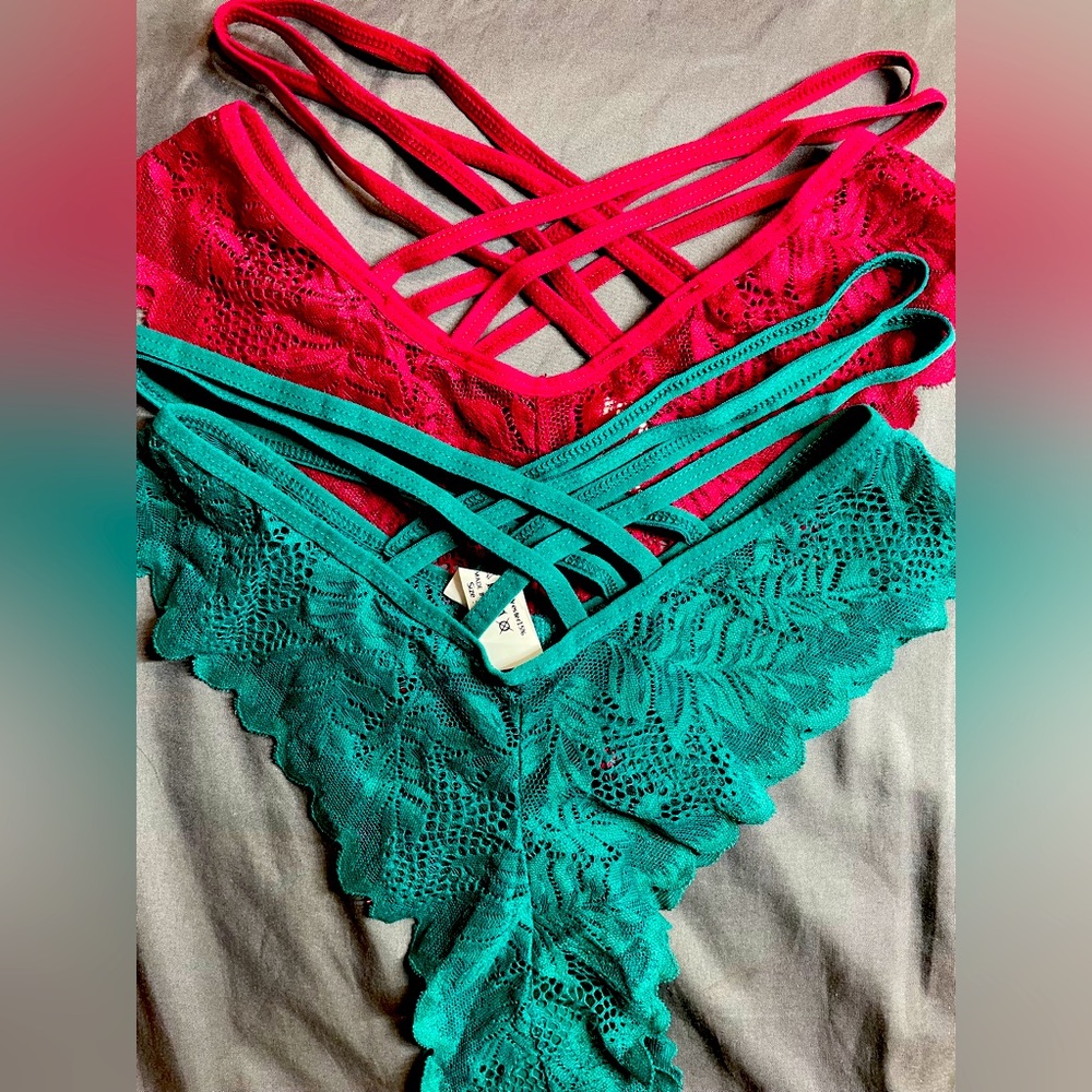 Set of 2 beautiful panties 
Size small